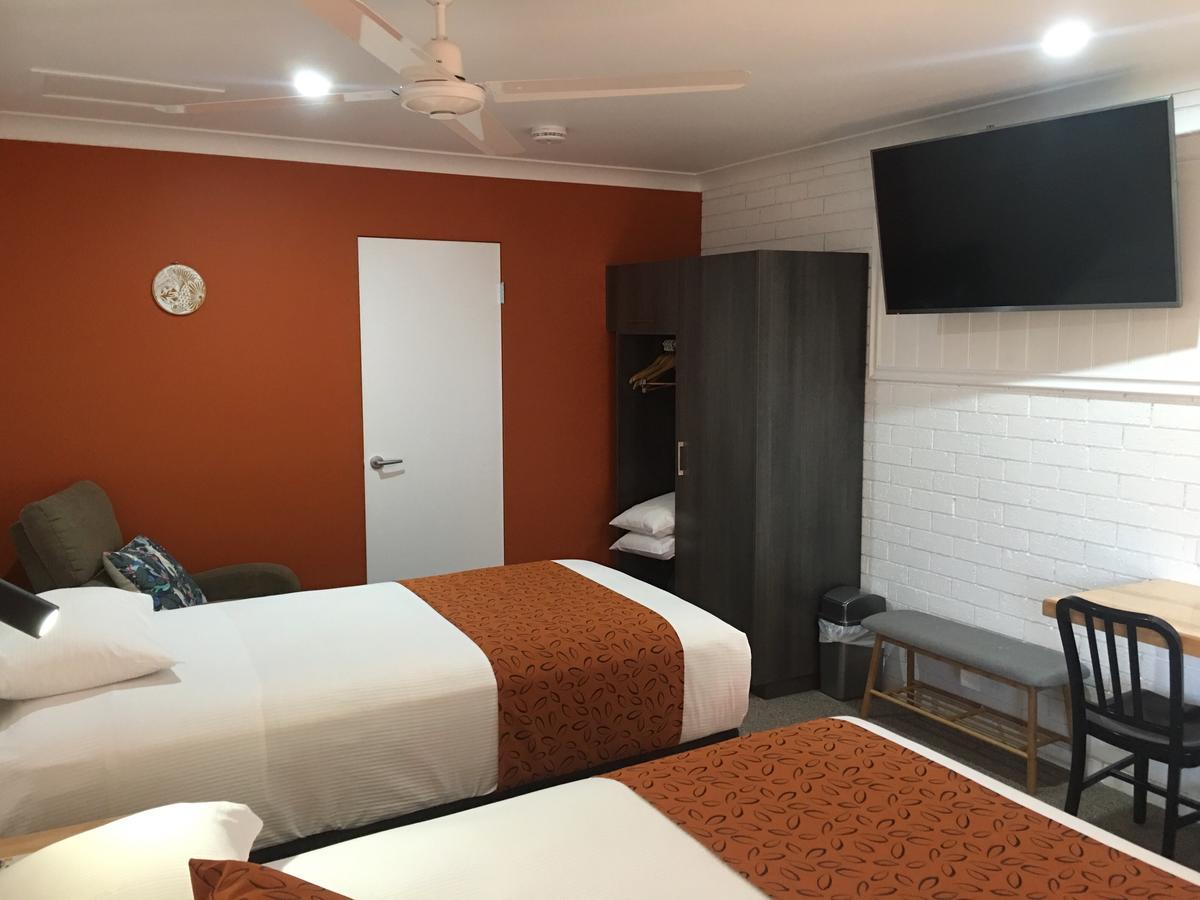 Gin Gin Village Motor Inn Motel Qld Ngoại thất bức ảnh