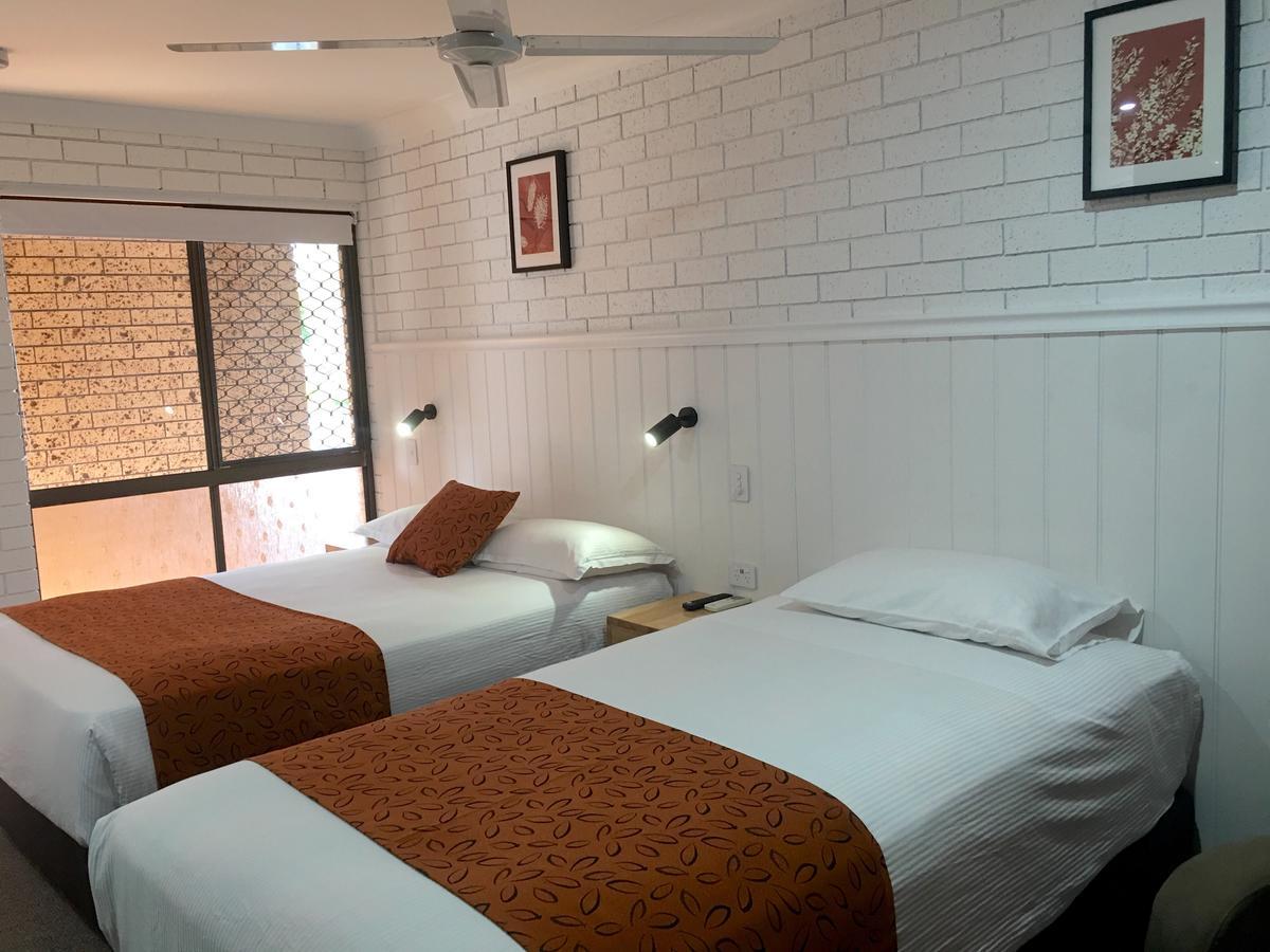 Gin Gin Village Motor Inn Motel Qld Ngoại thất bức ảnh