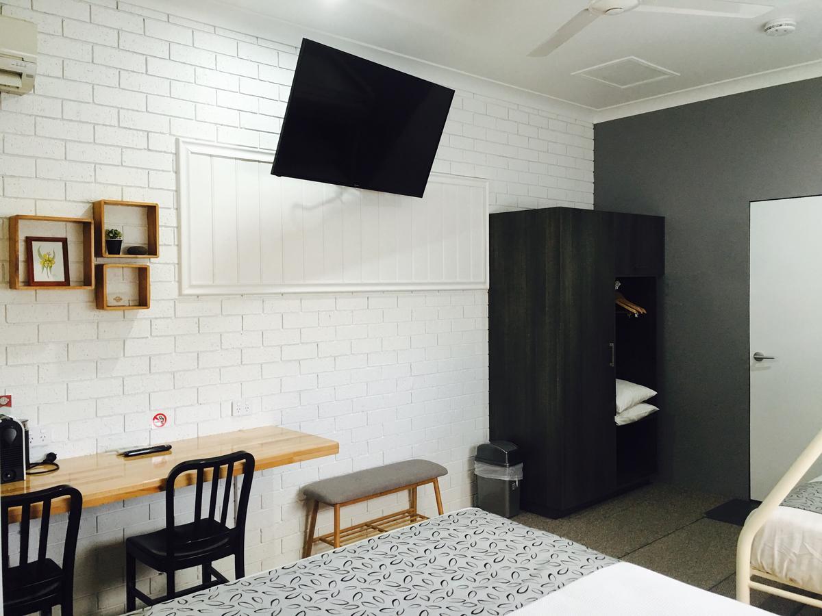Gin Gin Village Motor Inn Motel Qld Ngoại thất bức ảnh
