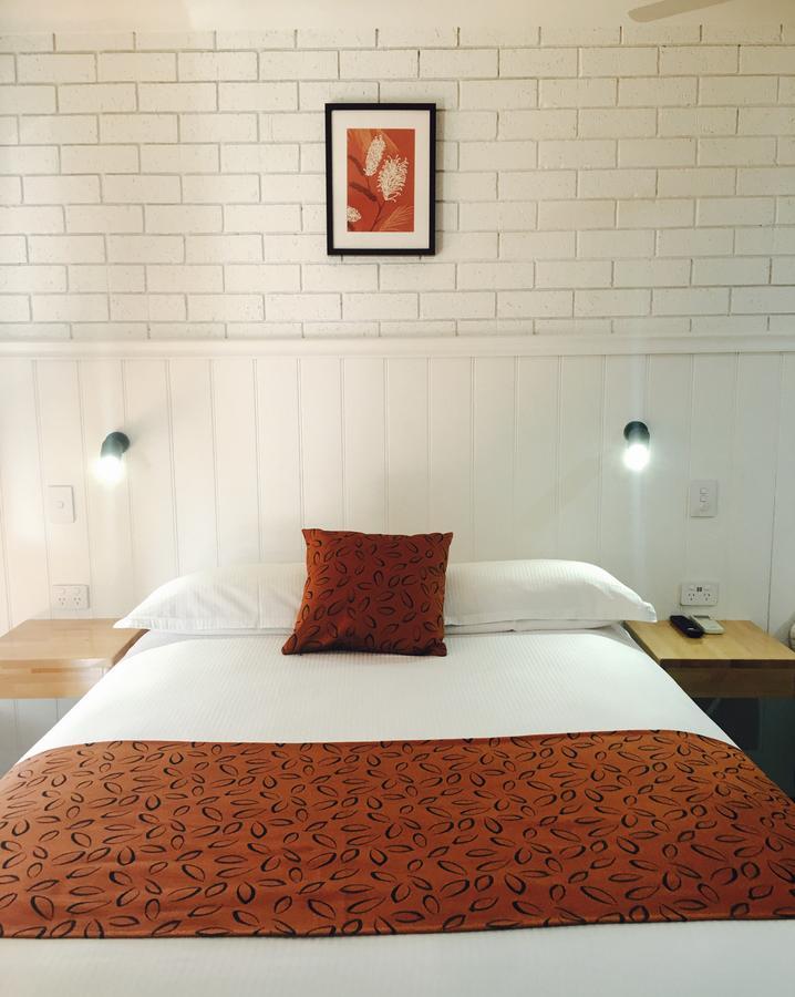 Gin Gin Village Motor Inn Motel Qld Ngoại thất bức ảnh